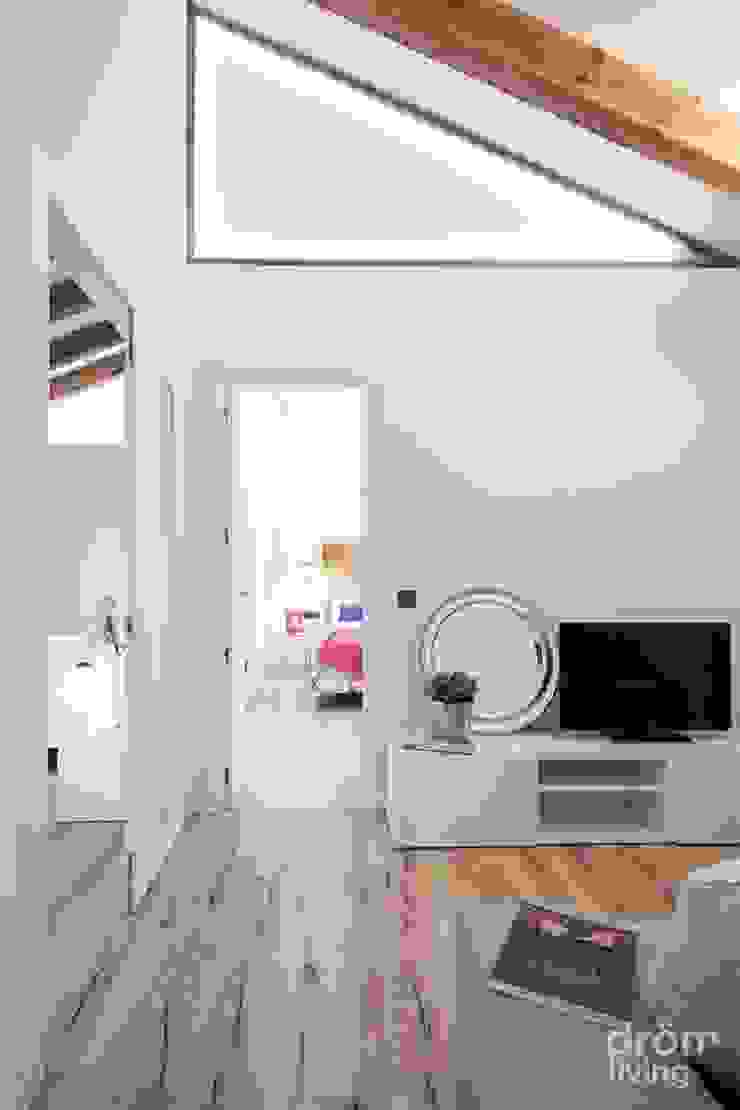 Dröm Living Scandinavian style corridor, hallway& stairs