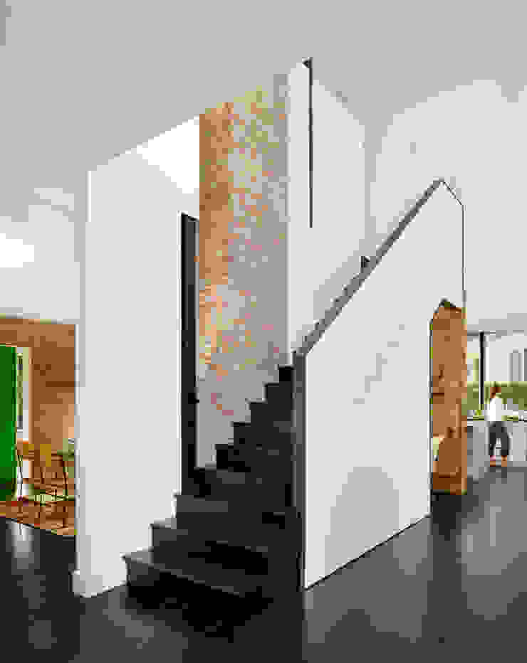 Palma Plaza Residence Hugh Jefferson Randolph Architects Modern Corridor, Hallway and Staircase