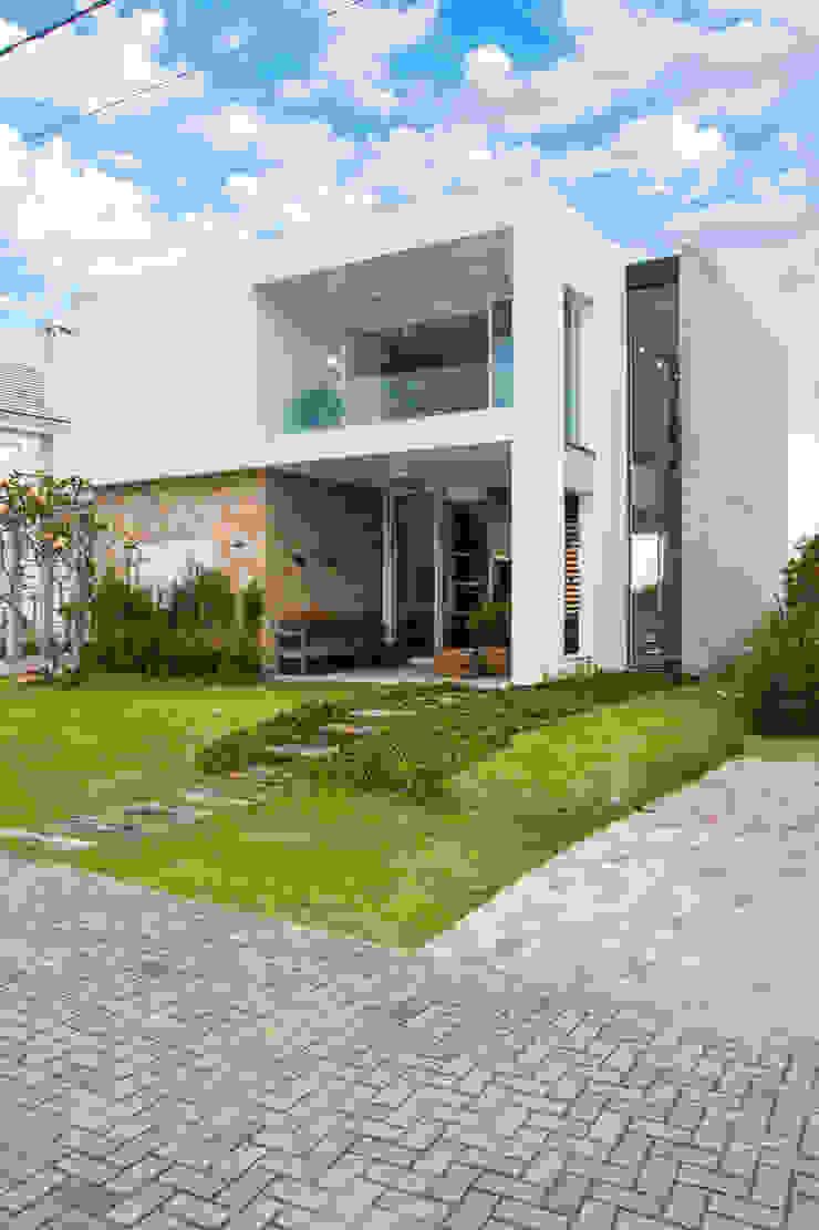 SBARDELOTTO ARQUITETURA Moderne Häuser
