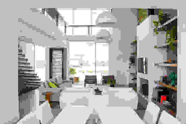 SBARDELOTTO ARQUITETURA Moderne Wohnzimmer