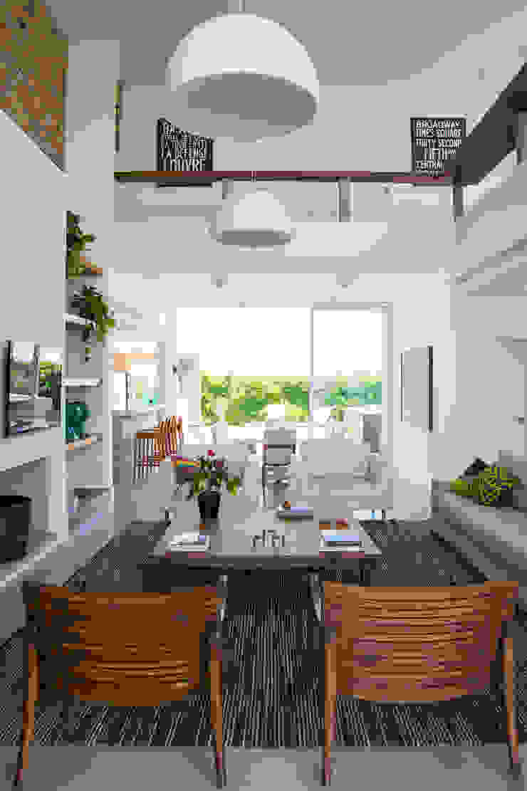 SBARDELOTTO ARQUITETURA Moderne Wohnzimmer