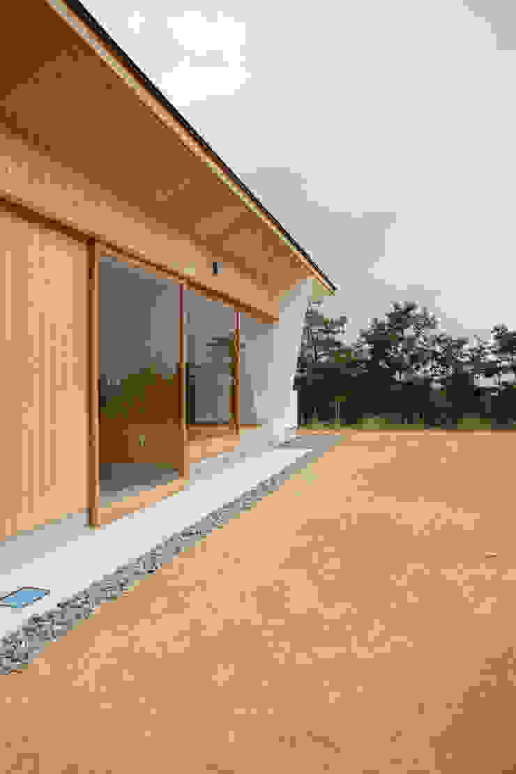 Hinanai Village House Modern Houses by dygsa Modern