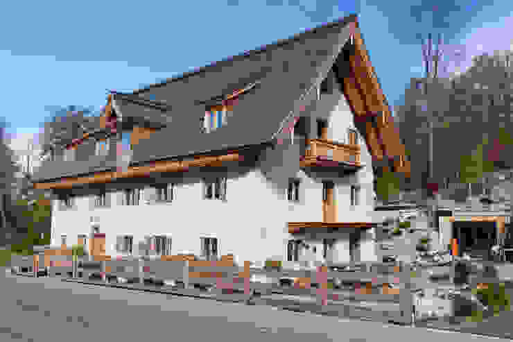 Denkmalgeschützte historische Bäckerei "altes Nigglhaus" Bj. 1564 in Fischbachau, betterhouse betterhouse Landhäuser