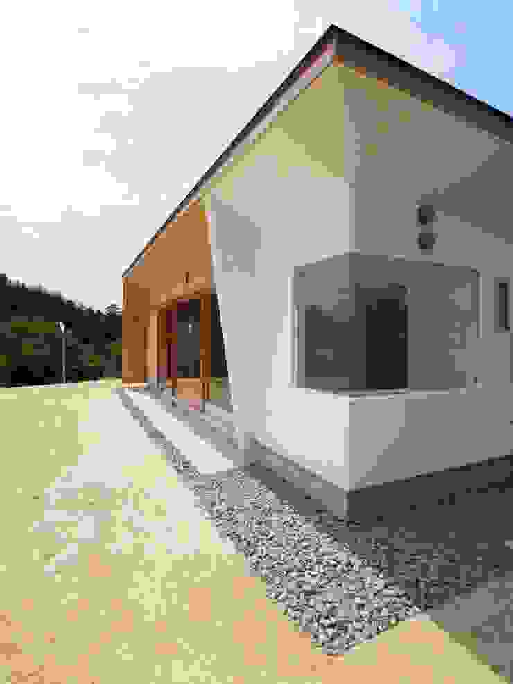 Hinanai Village House Modern Houses by dygsa Modern