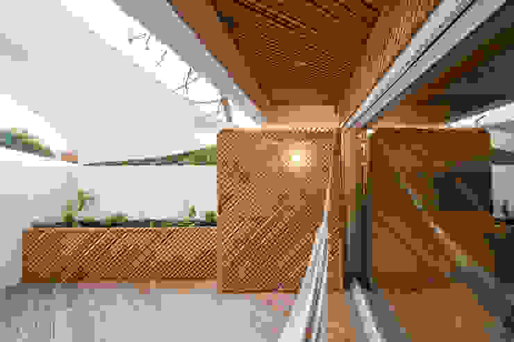 SilverWoodHouse Joao Morgado - Architectural Photography Balcone, Veranda & Terrazza in stile moderno
