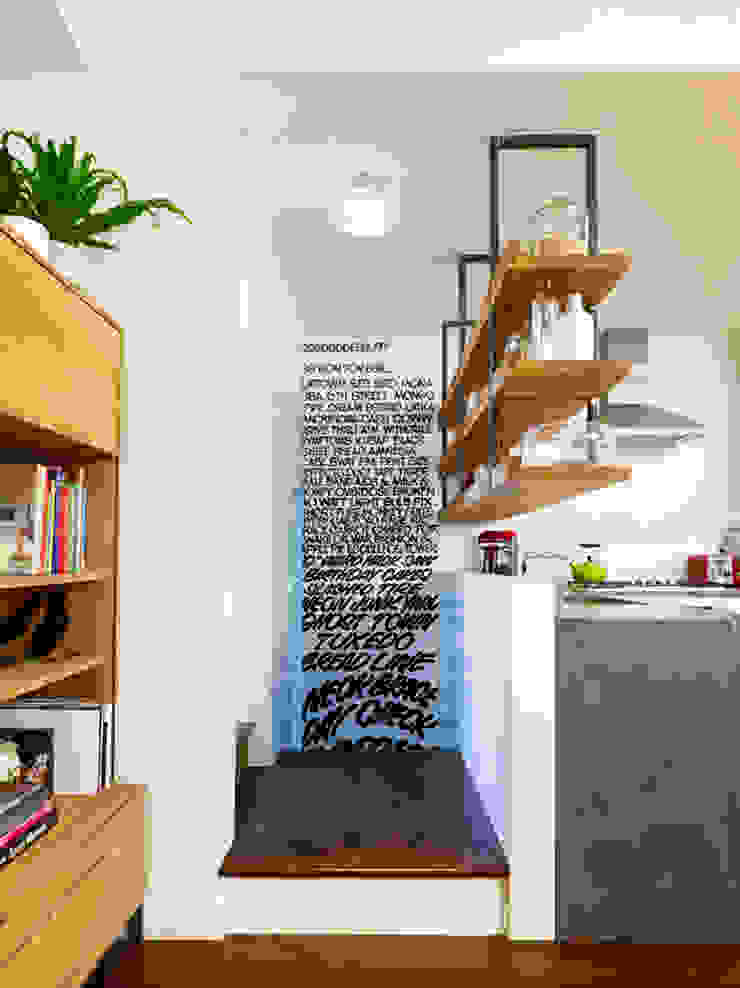 homify Couloir, entrée, escaliers modernes
