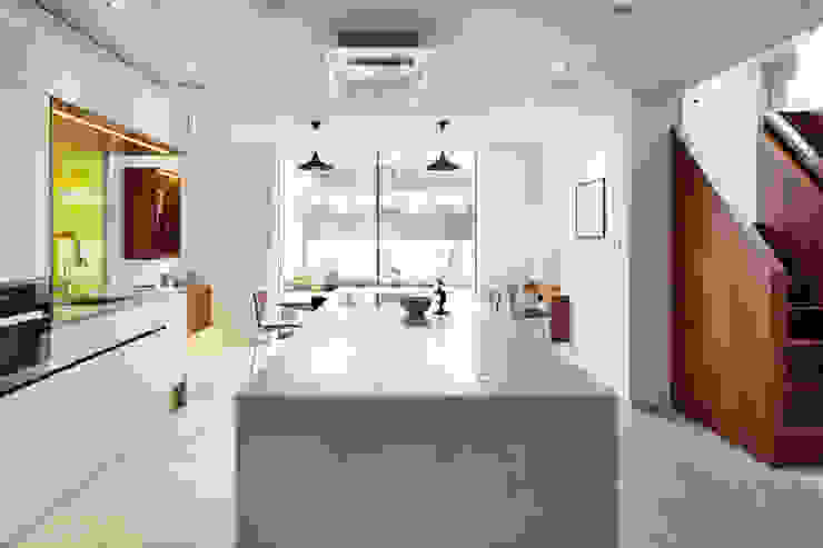 Kitchen Fraher and Findlay Cocinas de estilo moderno