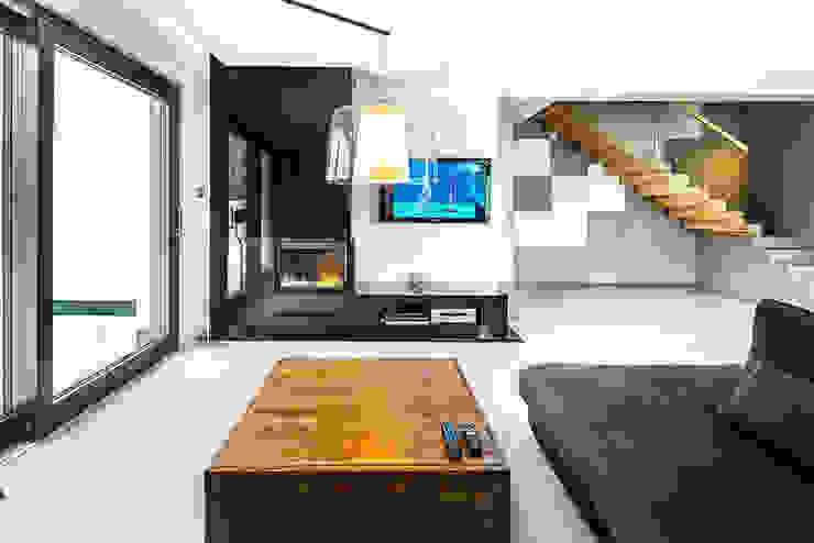 COCO Pracownia projektowania wnętrz Minimalist living room