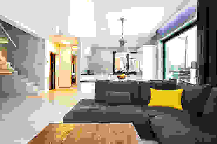 COCO Pracownia projektowania wnętrz Minimalist living room