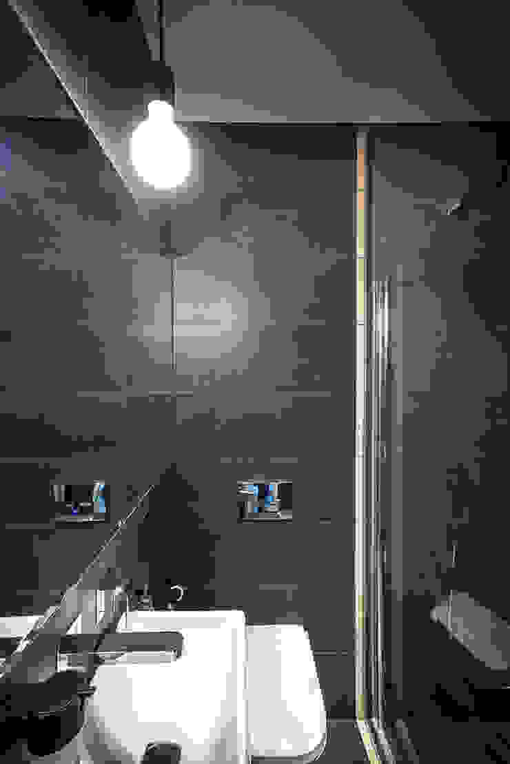 COCO Pracownia projektowania wnętrz Minimalist style bathroom