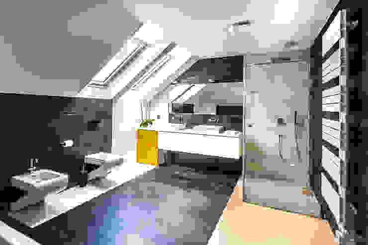 COCO Pracownia projektowania wnętrz Minimalist style bathroom