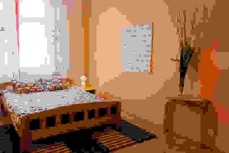 homify オリジナルスタイルの 寝室