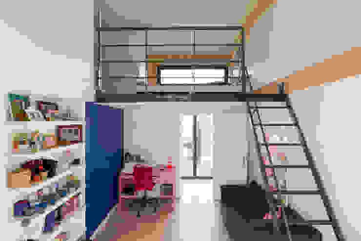 en coeur d'ilôt, agence MGA architecte DPLG agence MGA architecte DPLG Chambre d'enfant moderne
