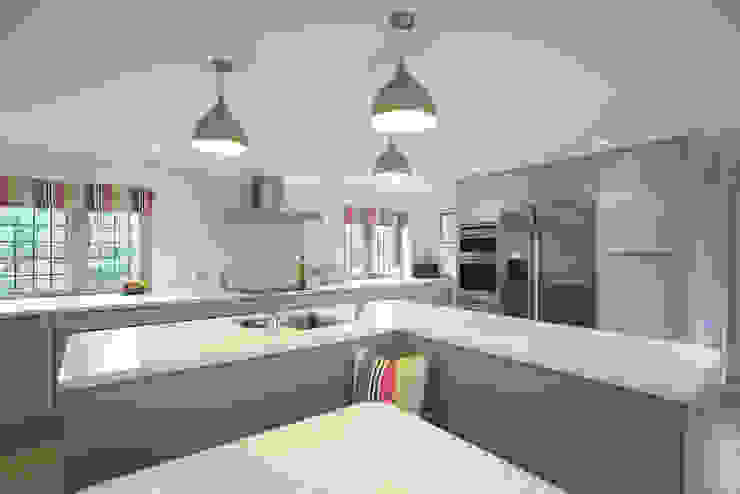 The Painted Handle-less Kitchen Duck Egg Kitchens Dapur Modern