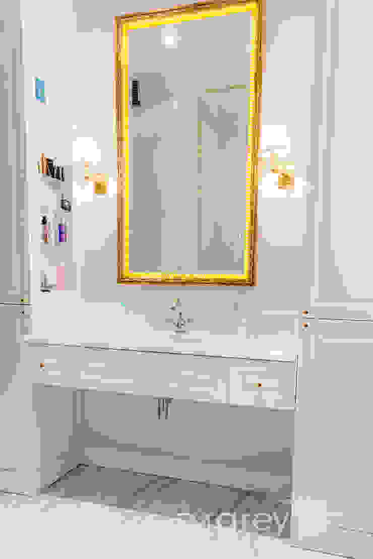 NY Style Apartment TiM Grey Interior Design Klasyczna łazienka