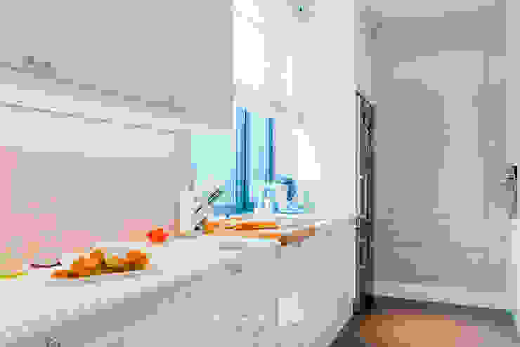 NY Style Apartment TiM Grey Interior Design Klasyczna kuchnia