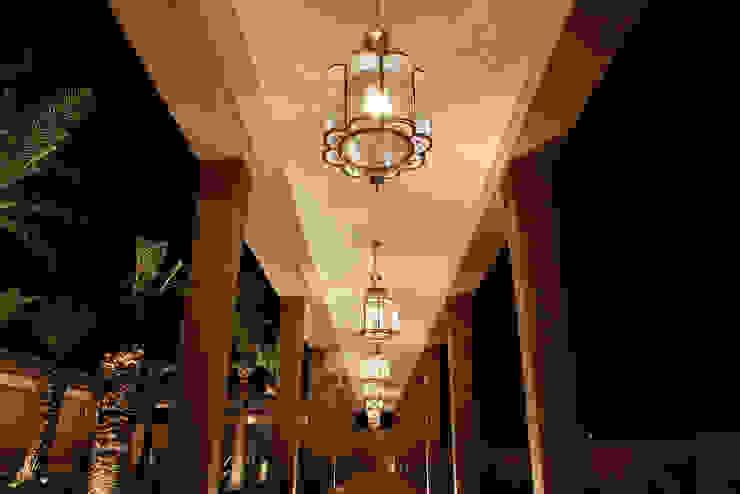Four Seasons Hotel – Marrakech Moroccan Bazaar Прихожая, коридор и лестницыОсвещение