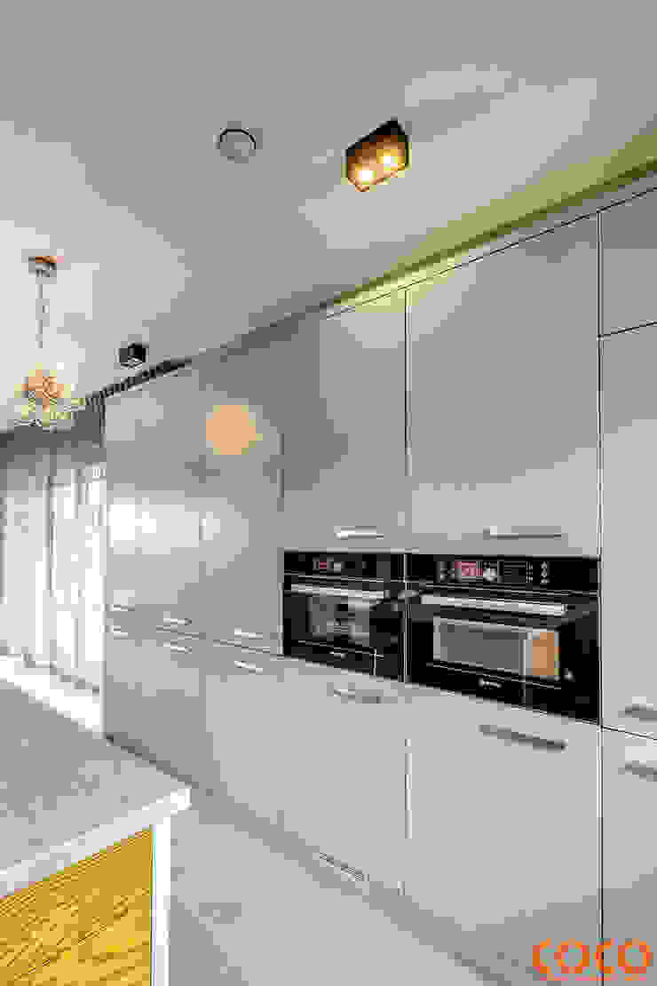Cozinhas minimalistas por COCO Pracownia projektowania wnętrz Minimalista