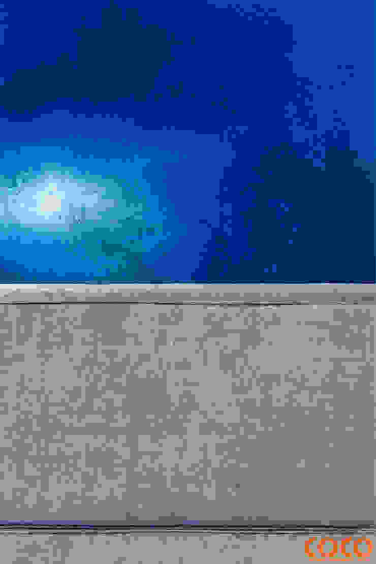 Paredes e pisos minimalistas por COCO Pracownia projektowania wnętrz Minimalista