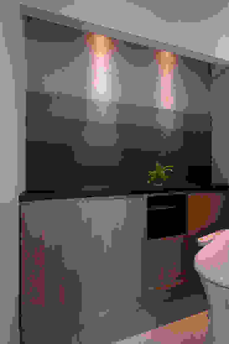 Sakurayama-Architect-Design Eclectic style bathroom