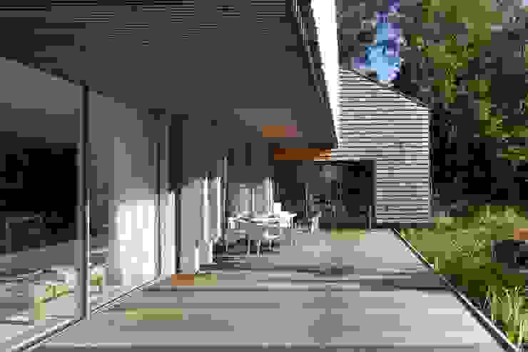 Esplatz Veranda Skandinavischer Balkon, Veranda & Terrasse von architekt stephan maria lang Skandinavisch