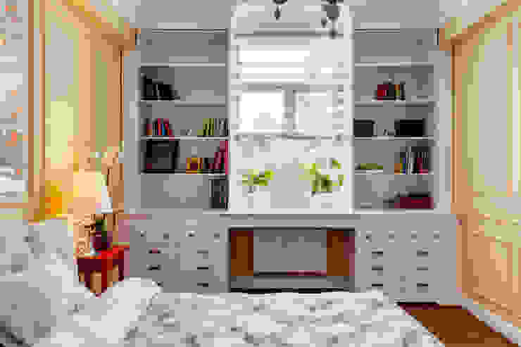 YOUSUPOVA Eclectic style bedroom
