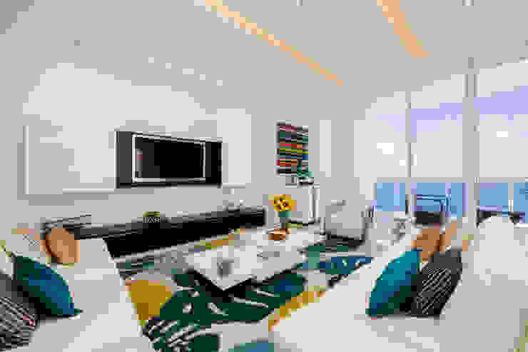 Sunny Isles - Florida - US, Infinity Spaces Infinity Spaces Moderne Wohnzimmer