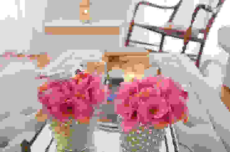 Amoreiras House Salas de estar mediterrâneas por Catarina Batista Studio Mediterrâneo