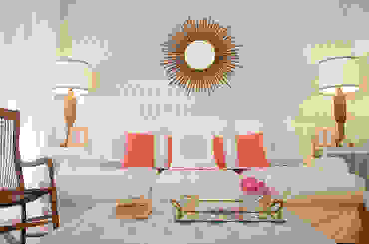 Mediterranean style living room by Catarina Batista Studio Mediterranean