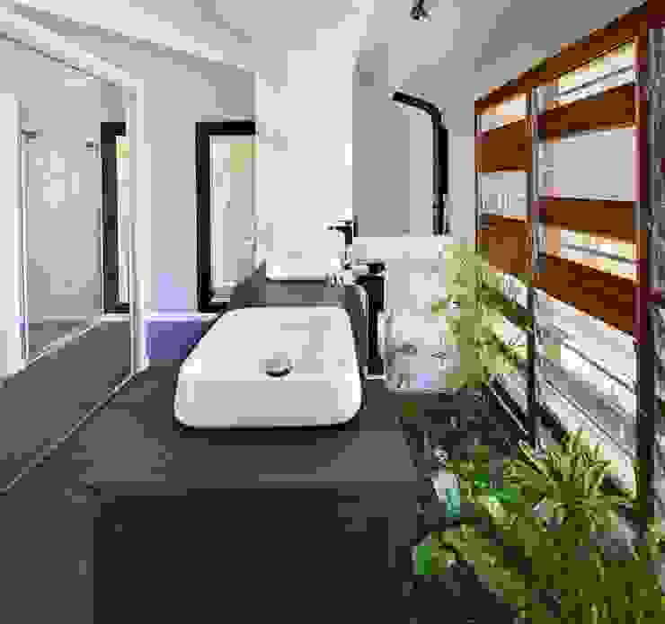 villa PAVARD, T&T architecture T&T architecture Tropische Badezimmer