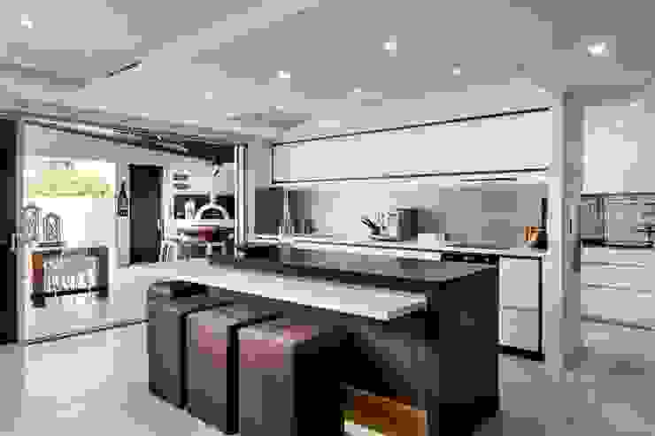 Kitchens by Moda Interiors, Perth, Western Australia Moda Interiors Nhà bếp phong cách hiện đại