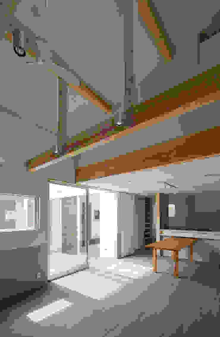 DOG COURTYARD HOUSE, 充総合計画 一級建築士事務所 充総合計画 一級建築士事務所 Phòng ăn phong cách hiện đại