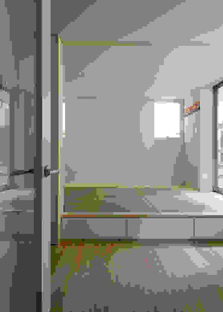 ENCLOSE, 充総合計画 一級建築士事務所 充総合計画 一級建築士事務所 Moderner Multimedia-Raum