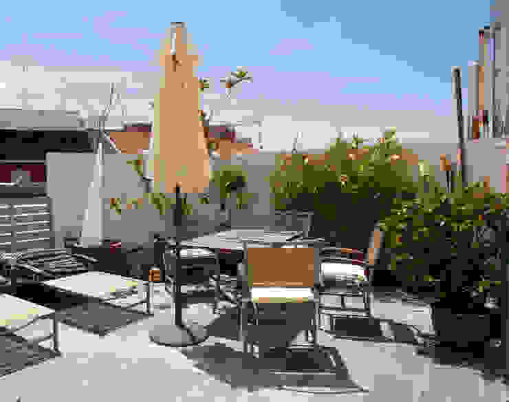Loft ATOCHA. Madrid, Beriot, Bernardini arquitectos Beriot, Bernardini arquitectos Modern balcony, veranda & terrace