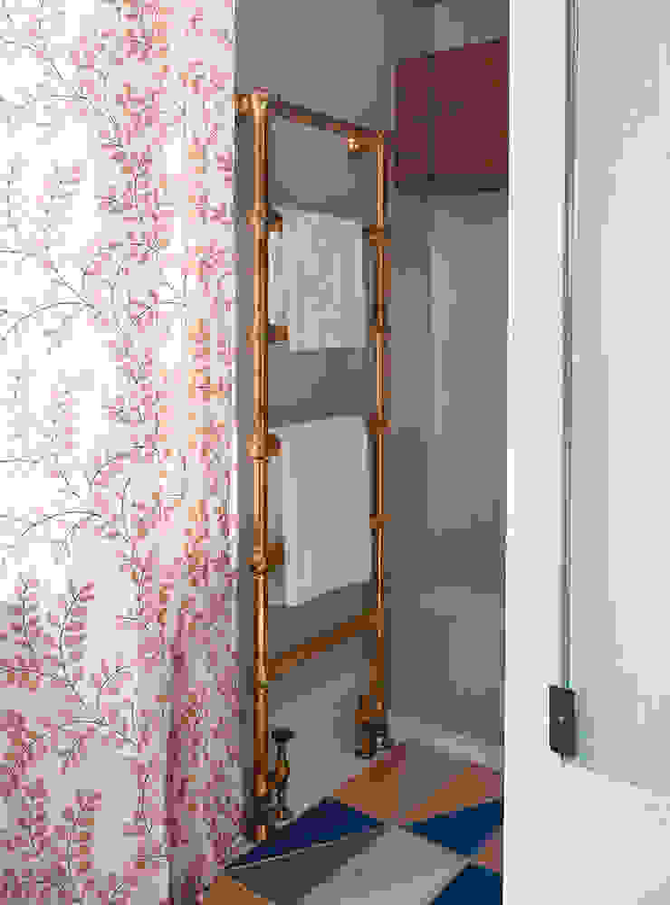 Drummond's Case Study: London Townhouse, Notting Hill homify Klassische Badezimmer Armaturen