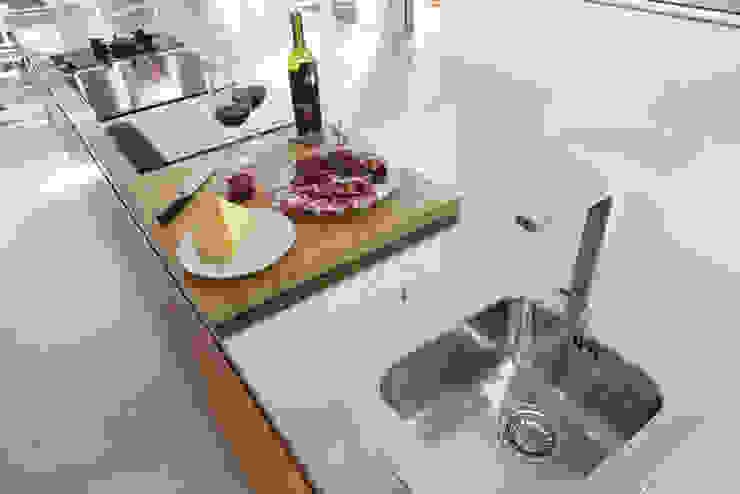 dezanove house designed by iñaki leite - small sink Inaki Leite Design Ltd. KitchenSinks & taps