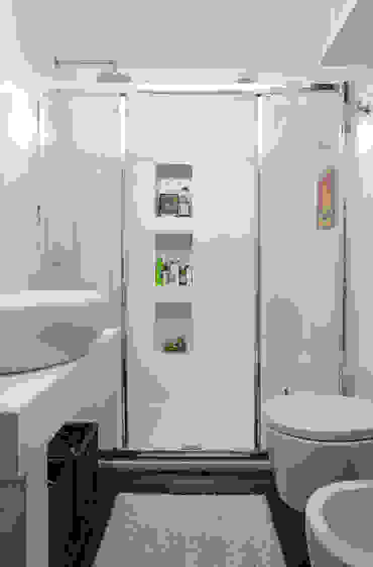 Appartamento "bianco e nero a colori", Architetto Barbara De Pascalis e Lorenzo Zanetti - ATELIER ARCHITETTURA - Architetto Barbara De Pascalis e Lorenzo Zanetti - ATELIER ARCHITETTURA - Modern bathroom