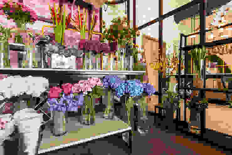 Moz - florist, Dubaï, Dominique Herbillon & Edouard Augustin Dominique Herbillon & Edouard Augustin Commercial spaces محلات تجارية