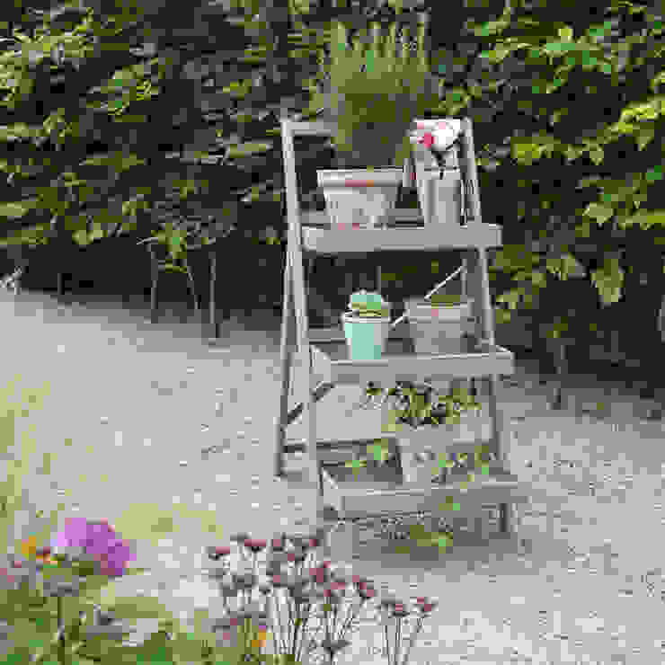 Plant Stand- Grey homify Jardin rural Meubles