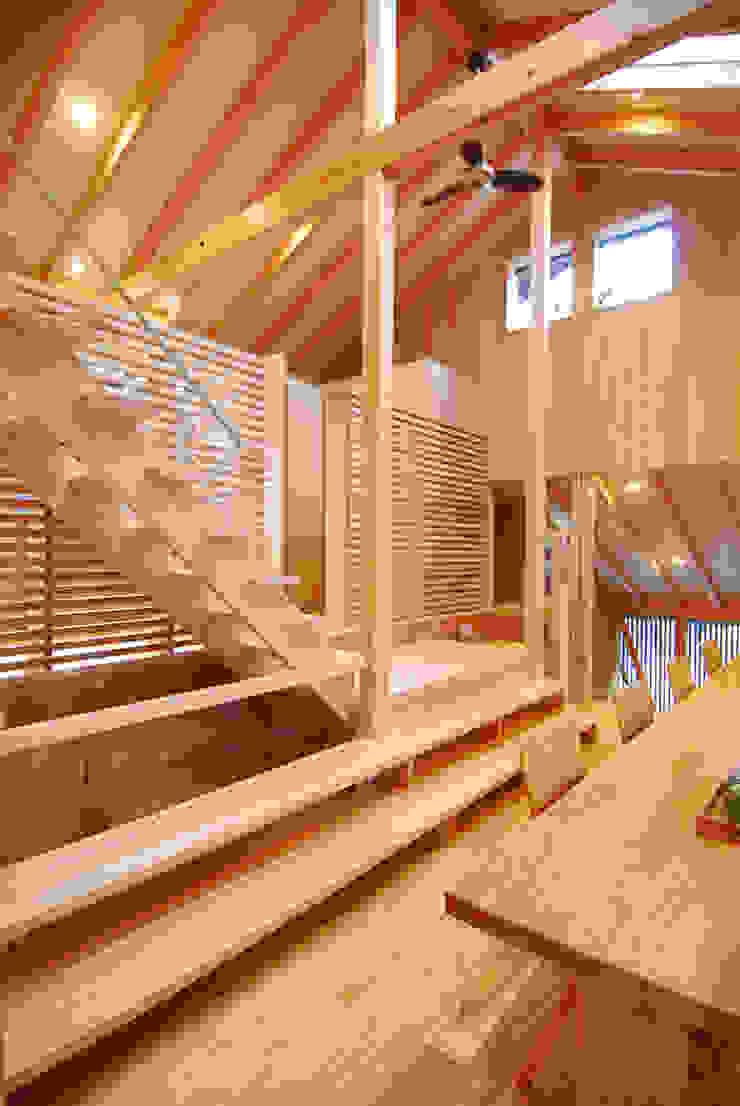 Salas de jantar ecléticas por 豊田空間デザイン室 一級建築士事務所 Eclético