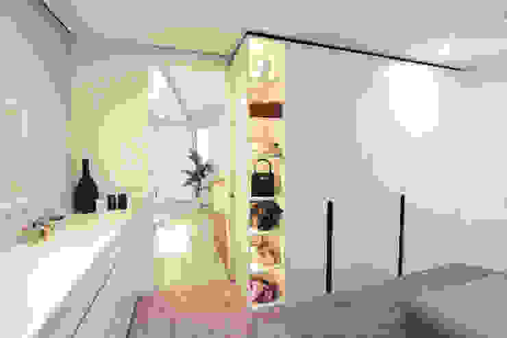 La Casa Wohnbau GmbH Vestidores y closetsArmarios y cómodas