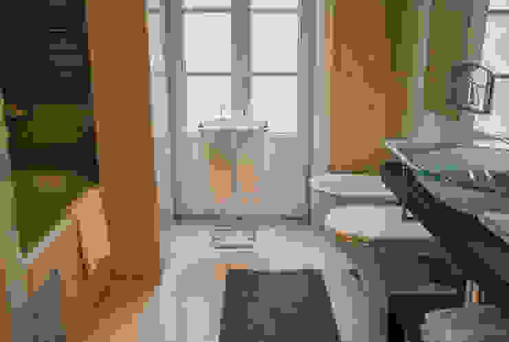 Modern bathroom by Architecture Tote Ser Modern