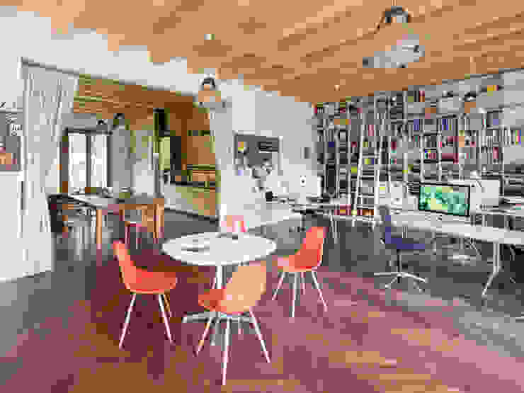Atelierhaus in Königswusterhausen , Müllers Büro Müllers Büro Industrial style study/office