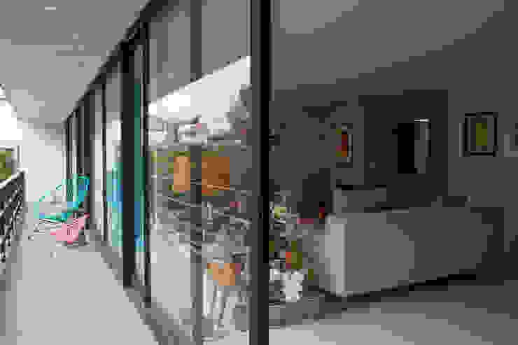 DF ARQUITECTOS Balkon, Beranda & Teras Modern