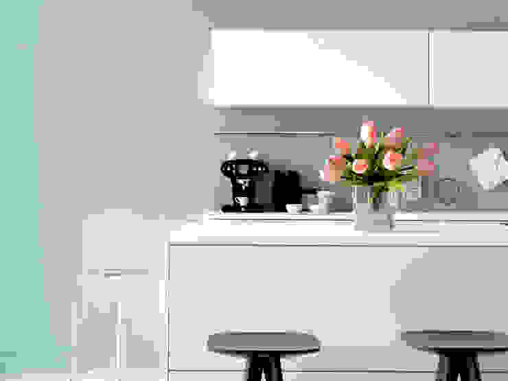 Bespoke Kitchen., Piwko-Bespoke Fitted Furniture Piwko-Bespoke Fitted Furniture Nhà bếp phong cách hiện đại Cabinets & shelves