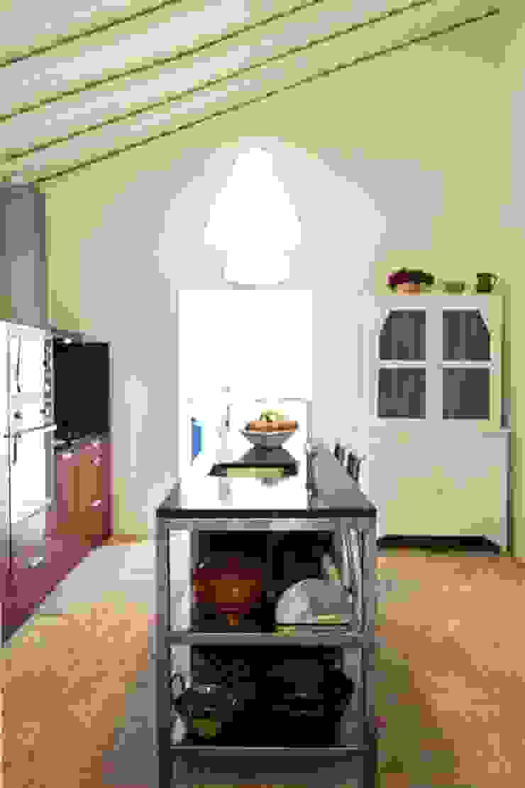 House in Corte Gafo, Mértola Estúdio Urbano Arquitectos Minimalist kitchen