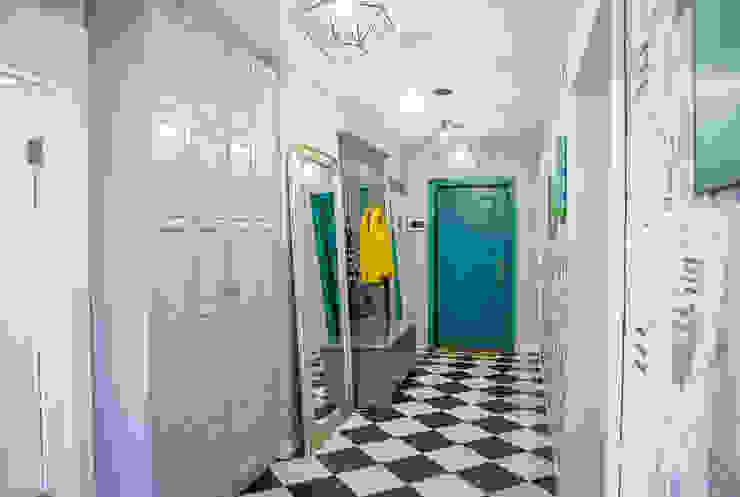 Квартира в Москве 100м2 (дизайнер Мария Соловьёва-Сосновик), Фотограф Анна Киселева Фотограф Анна Киселева Eclectic style corridor, hallway & stairs