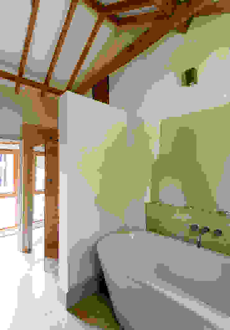 Bathroom Beech Architects Baños de estilo rural