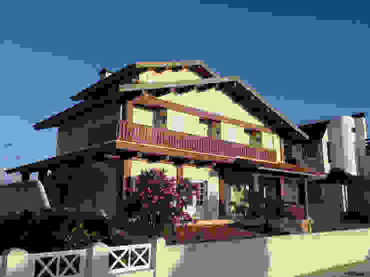   por GAAPE - ARQUITECTURA, PLANEAMENTO E ENGENHARIA, LDA Eclético  