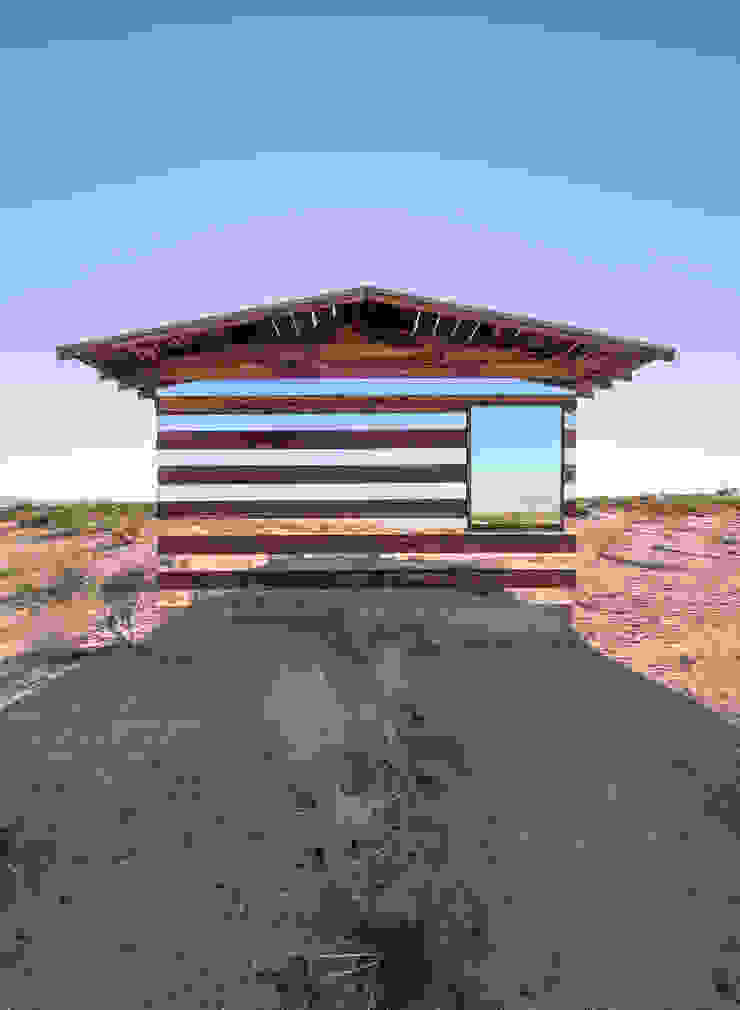 royale projects : contemporary art Eclectic style houses